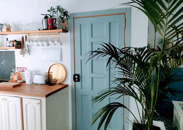 Aba Dali كونيل ذي لا فرونتيرا